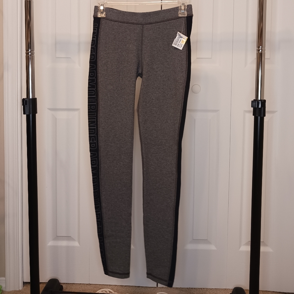 Under Armour Gray/Black Leggings Size Small